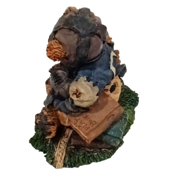 Vintage Boyds Bears & Friends 'Knute & the Gridiron' Bear Figurine Style 2245 - Picture 3 of 9